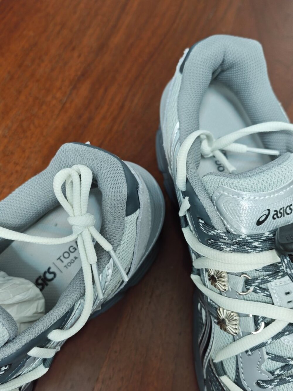 ASICS‑Style Grey Multi‑Lace Up Dad Sneakers With Charms Full Box - Picture 6 of 9